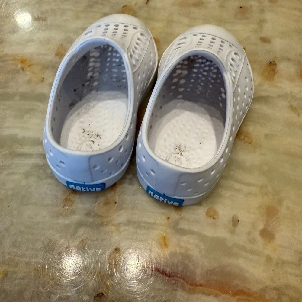 Native Kids Slip-On Shoes White Jefferson Circle Lightweight EVA Size C5